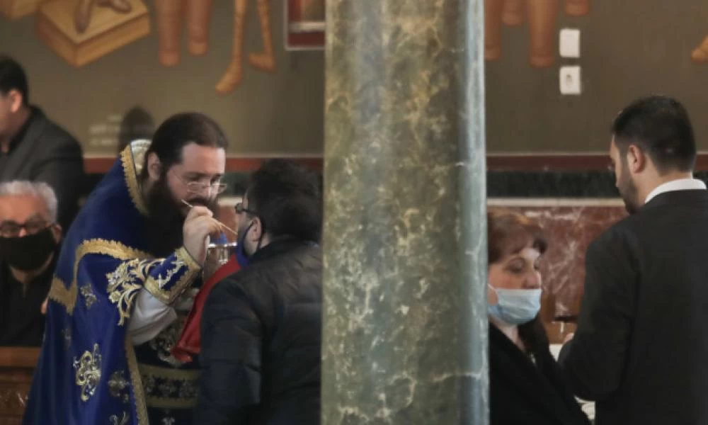 Ο Δερμιτζάκης ψάχνει εξιλαστήρια θύματα για το μπάχαλο της κυβέρνησης;